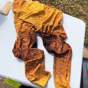 Niyama Sol gator leggings